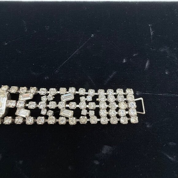 Vtg Clear Rhinestone Silver Tone Wide Bracelet Emerald Cut Center Stone Baguette - Picture 7 of 12